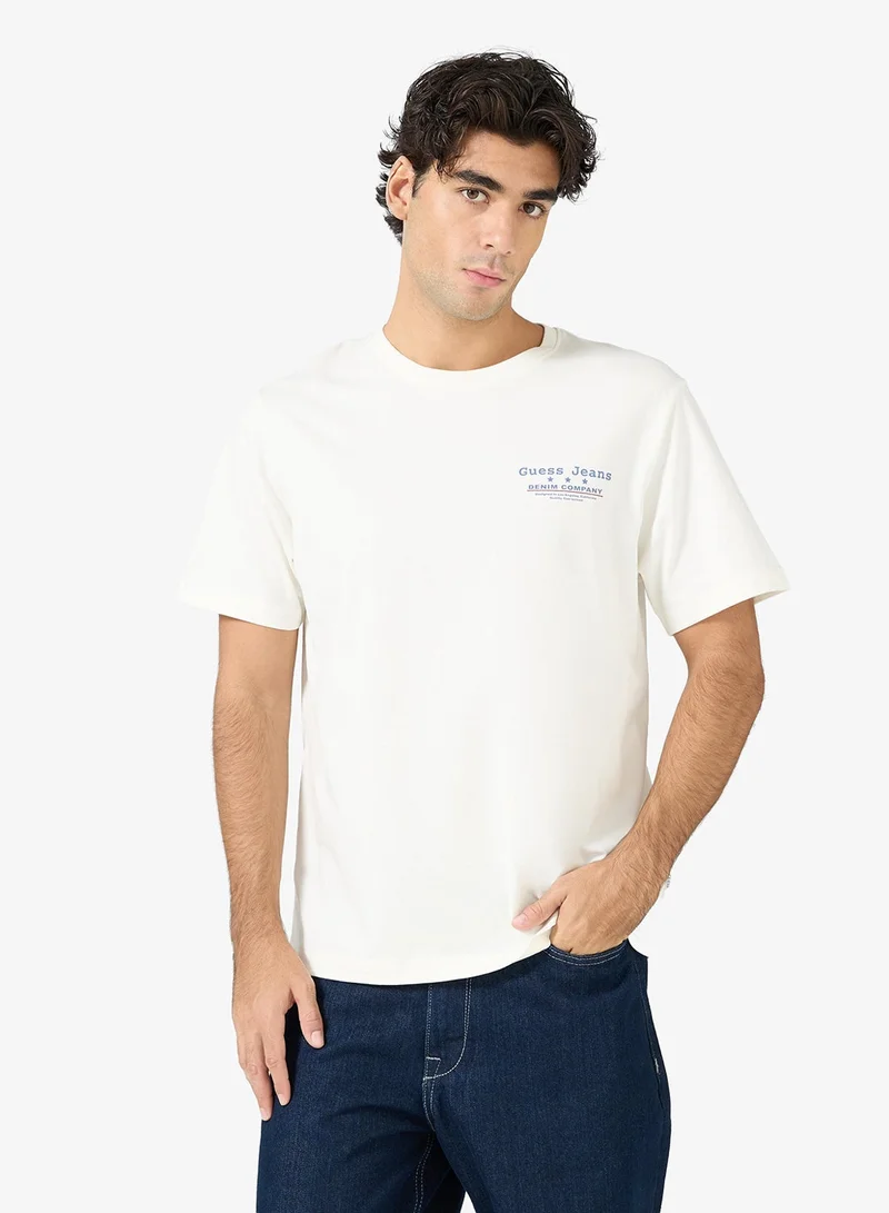 جس تيشيرت بياقة دائرية وطبعة خلفية